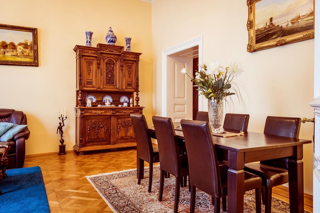 Apartment Vodickova 11 Praha Bagian luar foto